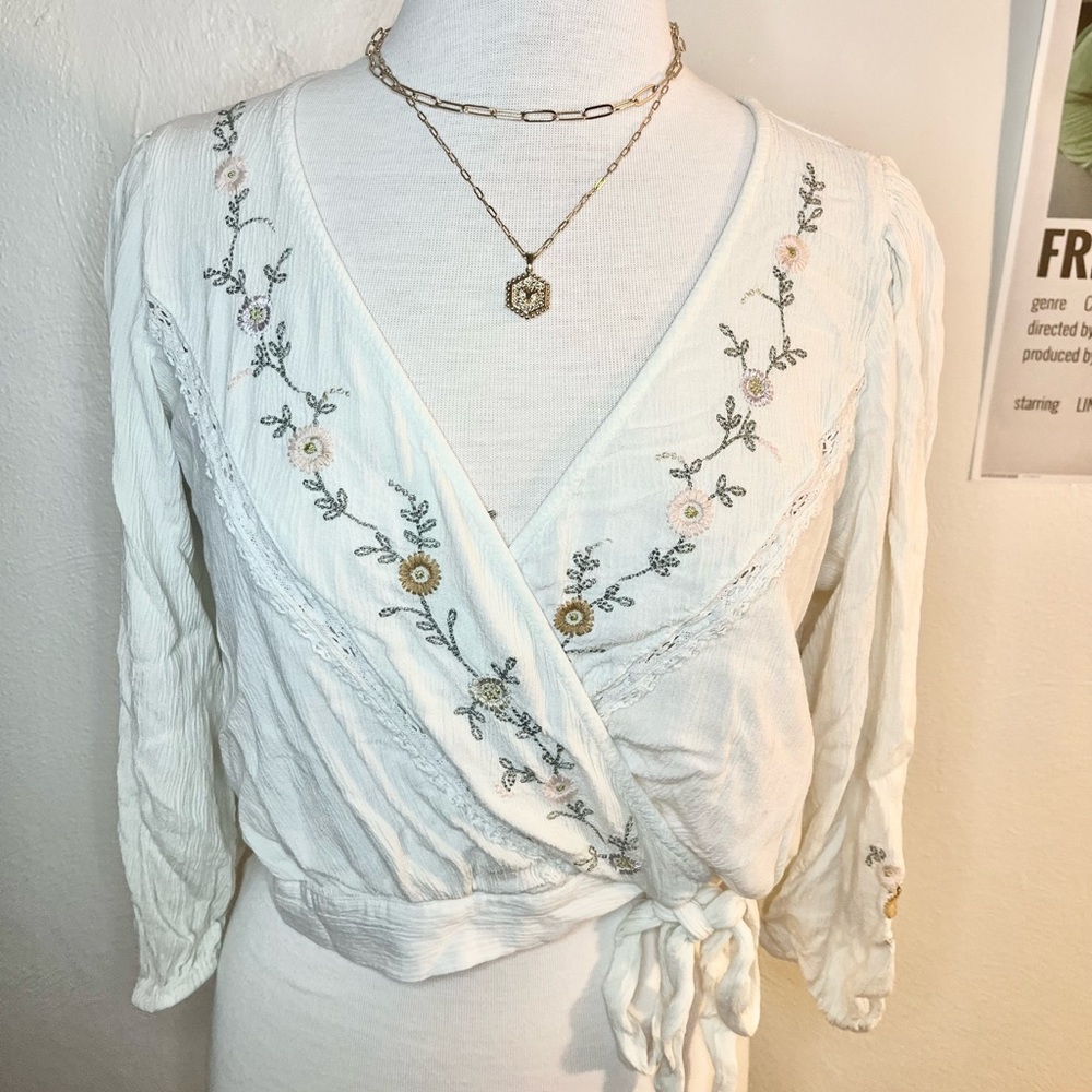 Floral Embroidered American Eagle Wrap Top